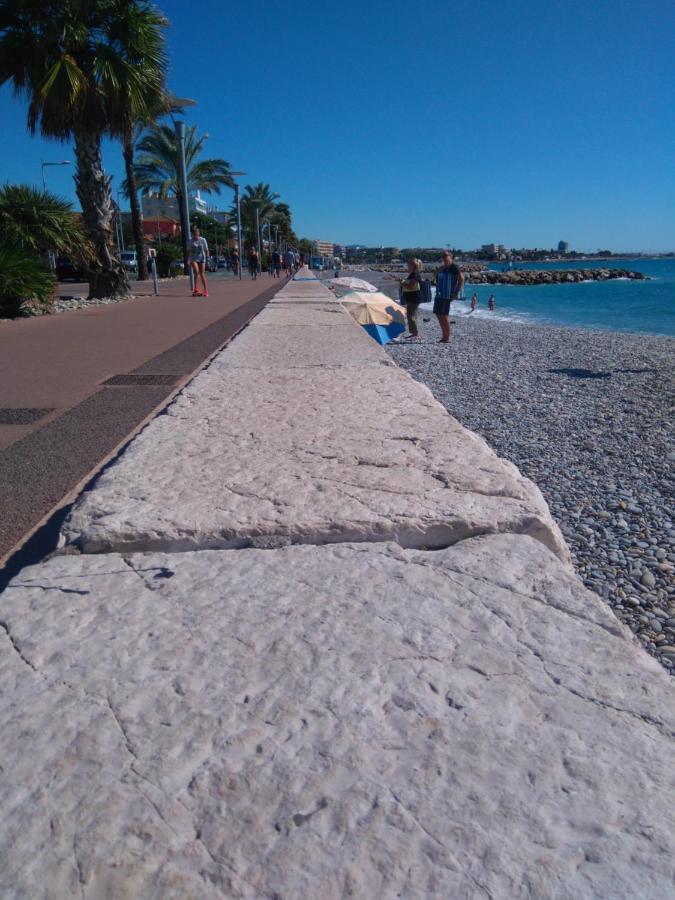 Hotel Restaurant Brasilia Cagnes-sur-Mer Exterior photo